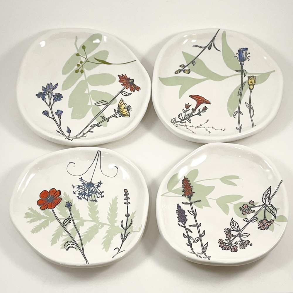 Transpac's Cottage Collection Pressed Wildflower Floral Plate Set of 4